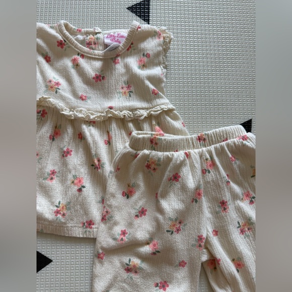 Little Lass|Baby girl Ditsy Floral Outfit Set,short sleeve top & wide leg pants• - Picture 2 of 4